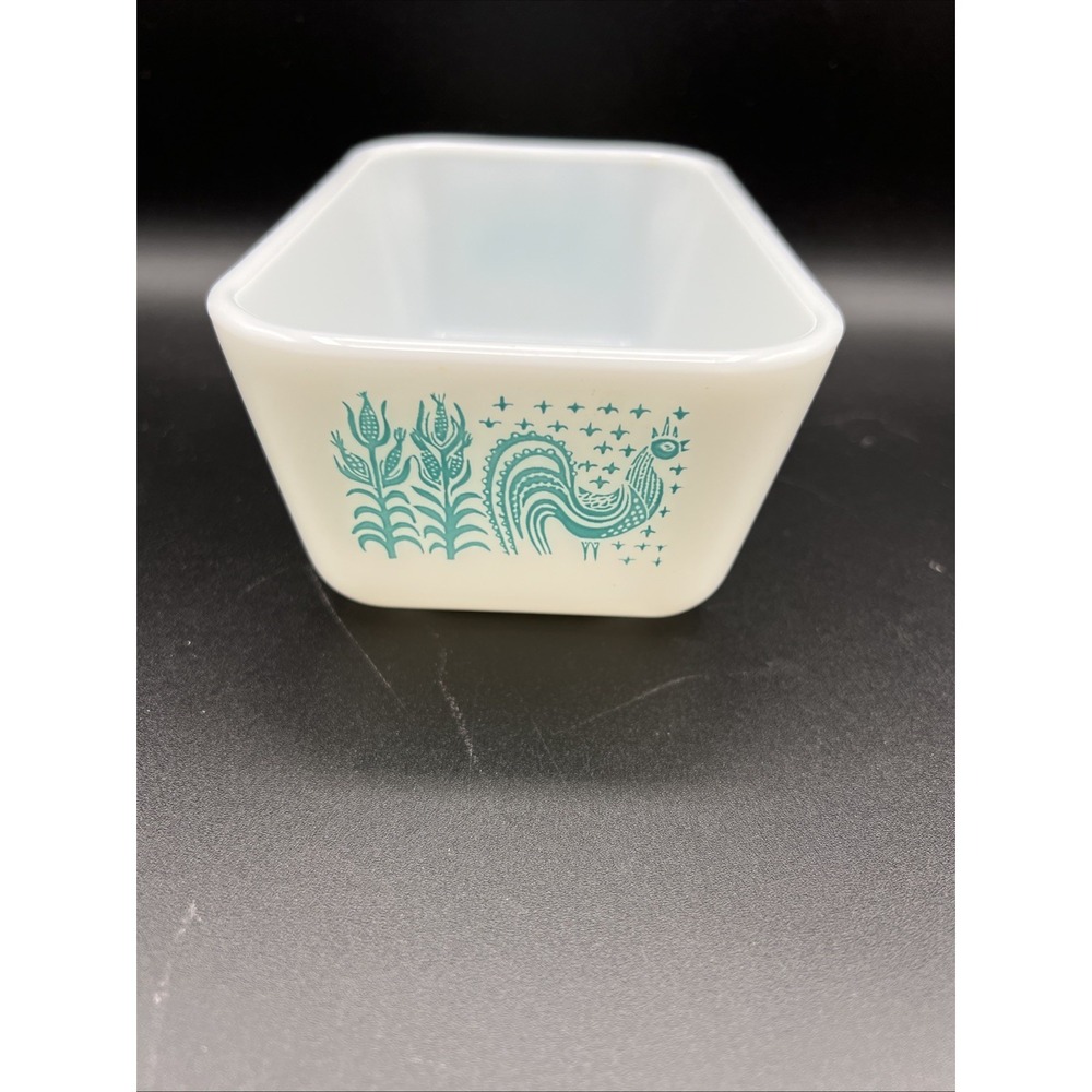 VTG Pyrex 502 Amish Butterprint Refrigerator Dish Turquoise on White Made In USA